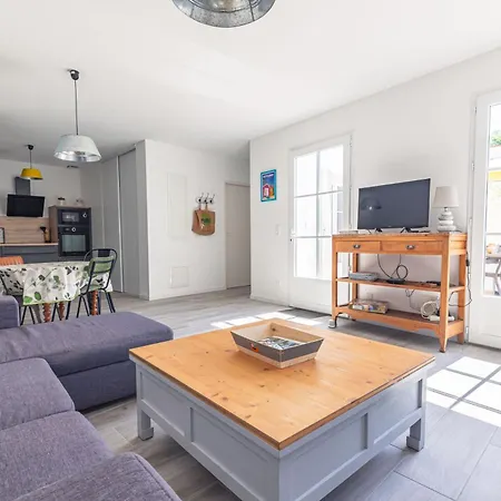Petite Maison Confortable Pour 4 Nyaraló