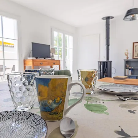 בית נופש Petite Maison Confortable Pour 4 *